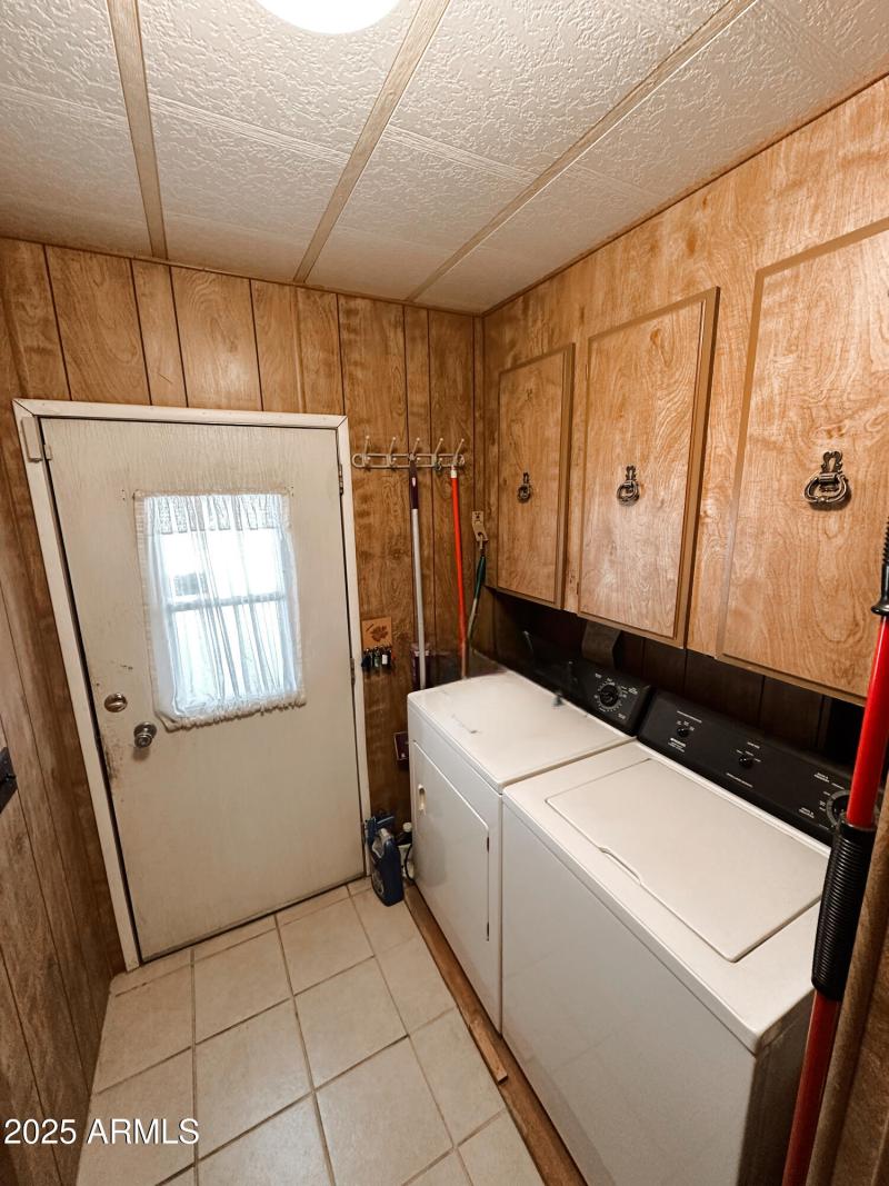 E7B3360E-803F-4471-9FBF-62C9CA4590B1