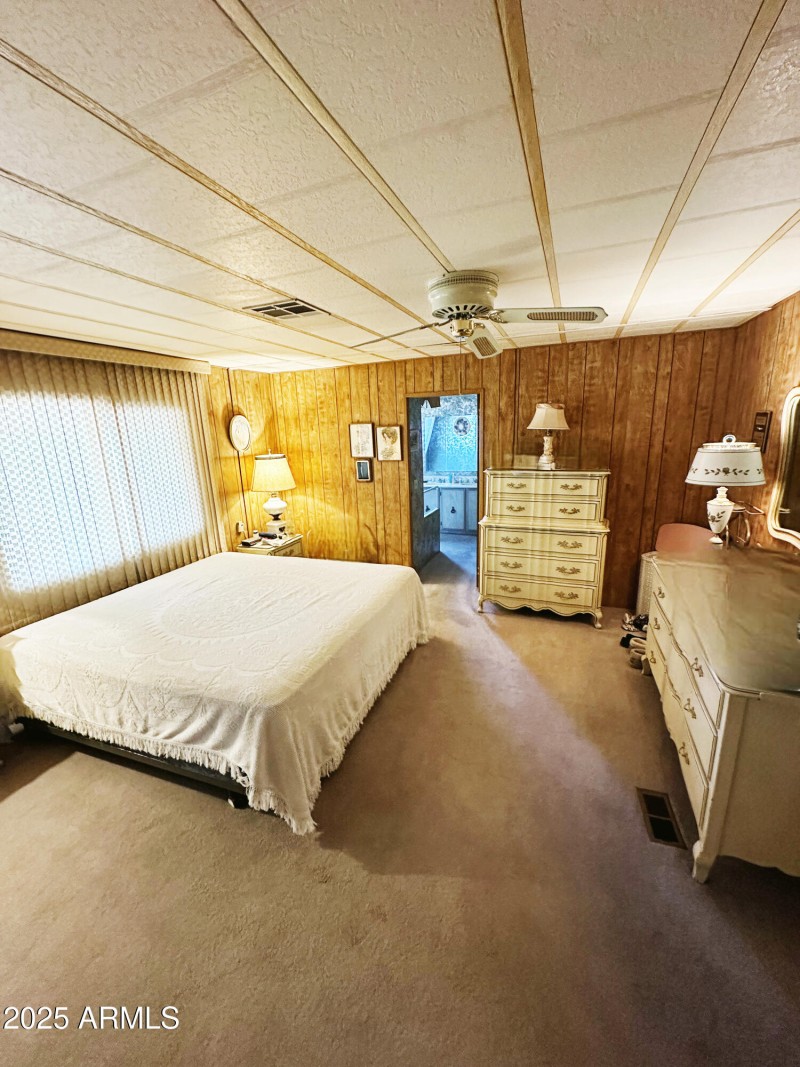 B9C25559-F902-490E-BEDF-19CF1CB10A94