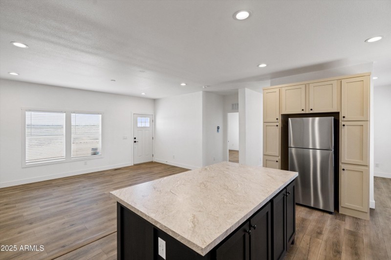 14-14-Kitchen & Family Room