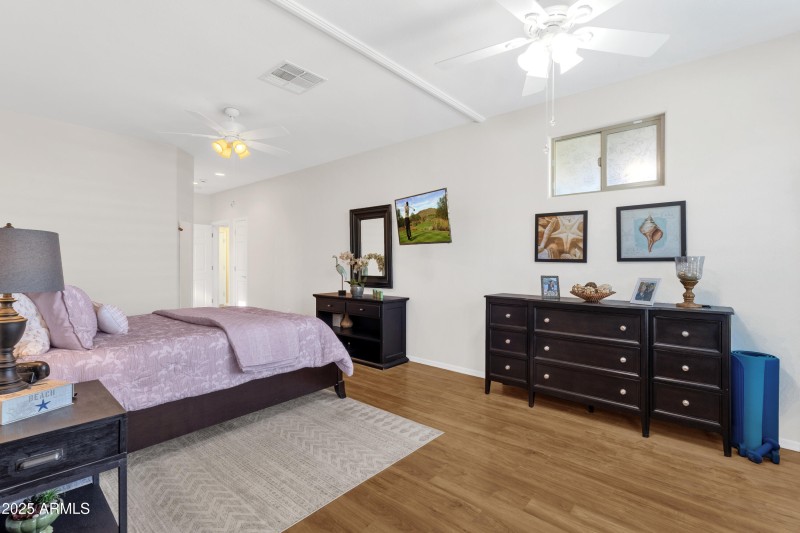 25-print-4718-e-jude-ct