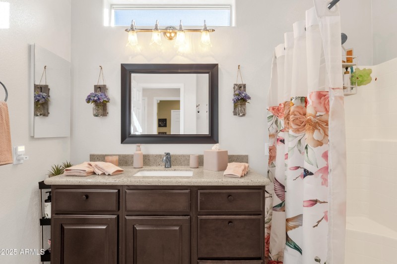 27-print-4718-e-jude-ct