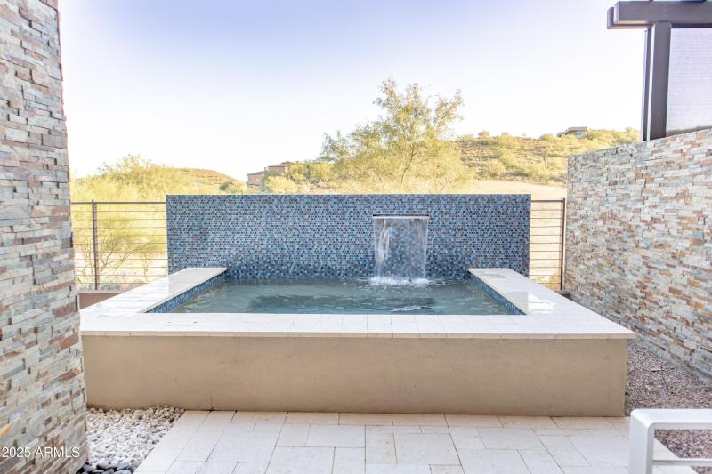 Jacuzzi w fountain