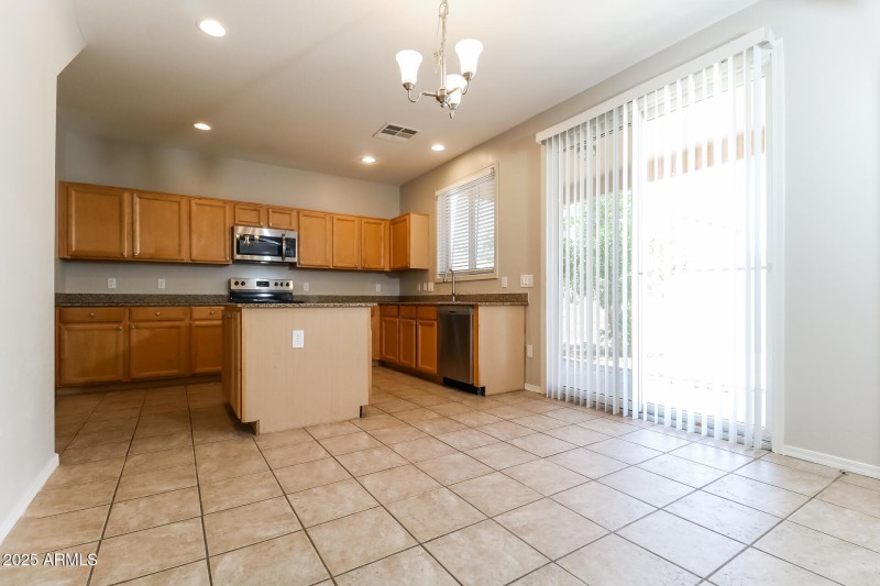 007-photo-dining-room-12850669