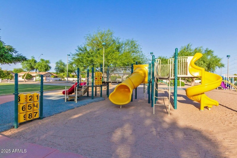 Community Playground, Alt View