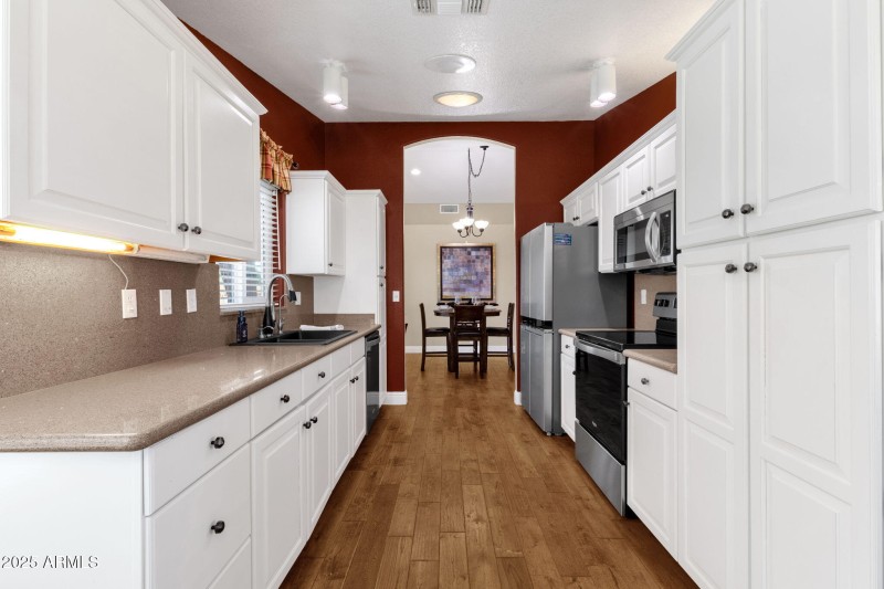 21-web-or-mls-19491-n-88th-ave