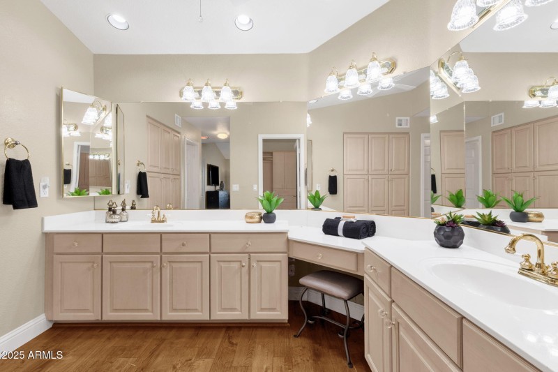 30-web-or-mls-19491-n-88th-ave