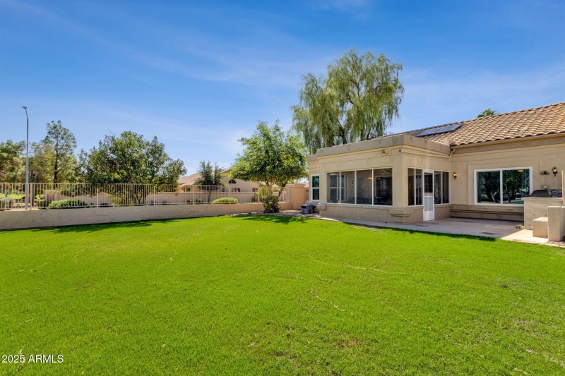 42-web-or-mls-19491-n-88th-ave