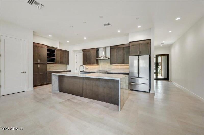 02-Kitchen