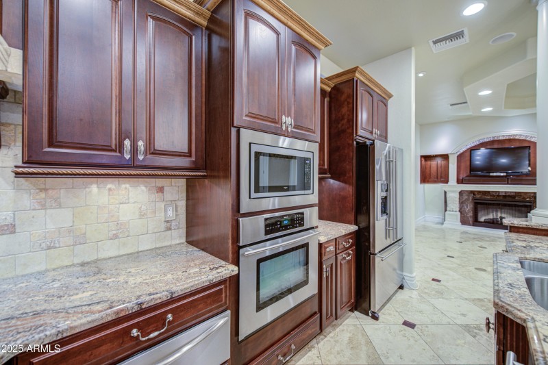 Kitchen 8