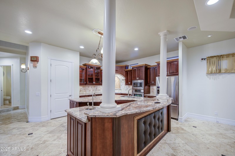 Kitchen 11