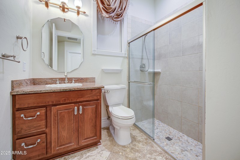 Bathroom 2-pic 2