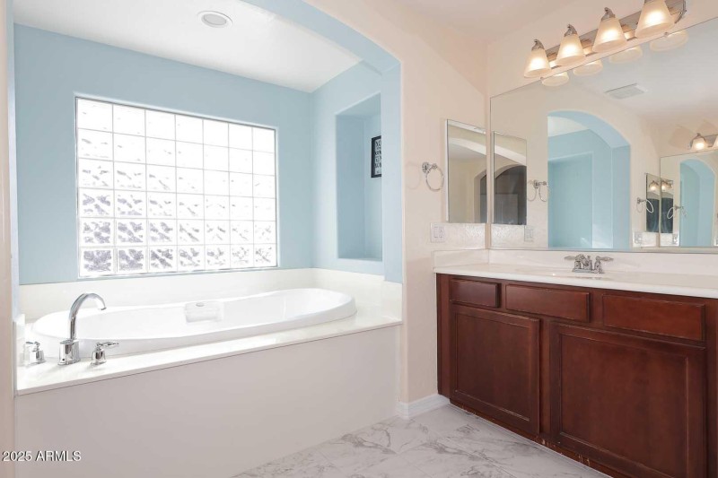 Primary Bath-Garden Tub