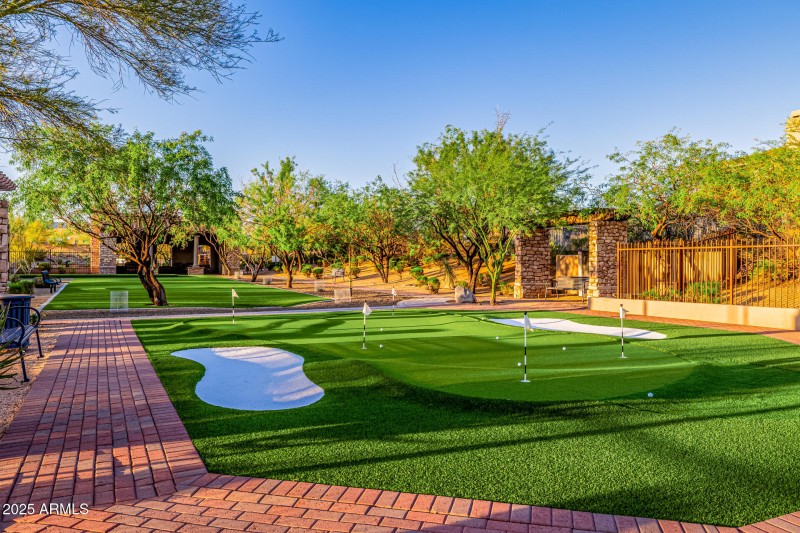 88 La Verna Comm Putting Green