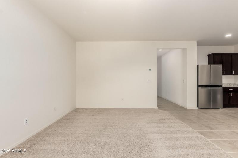 GREATROOM FAMILY RM OFF OPEN TO KITCHEN