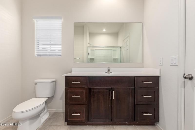 PRIVATE PRIMARY BATH (2)