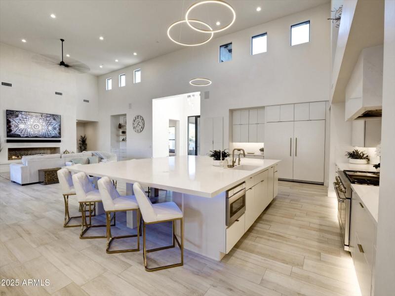 Elegant Chef's kitchen