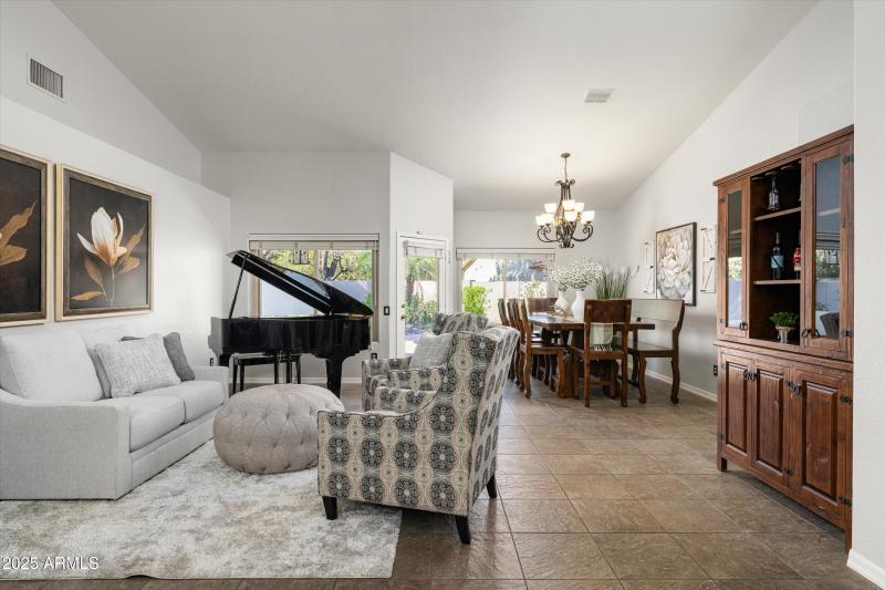 Natural Lighting throughout