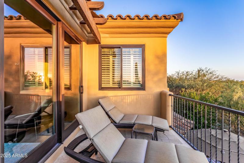 primary bedroom patio 02