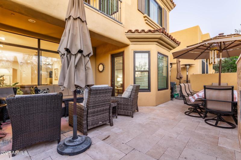 back exteior patio 04