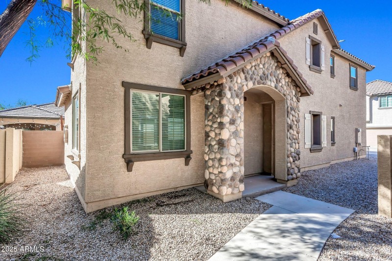 935 E Agua Fria Ln-2