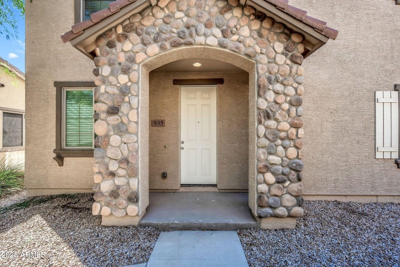 935 E Agua Fria Ln-3