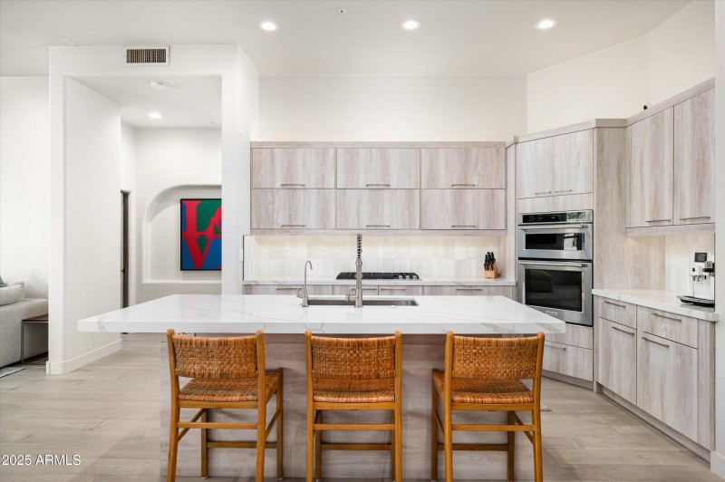 14-10918ESutherlandWay-14