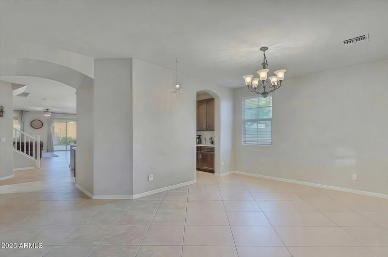 03-Liiving and Dining room