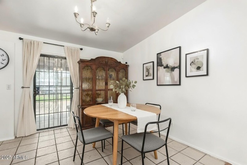 Dining Area Virtual Staging
