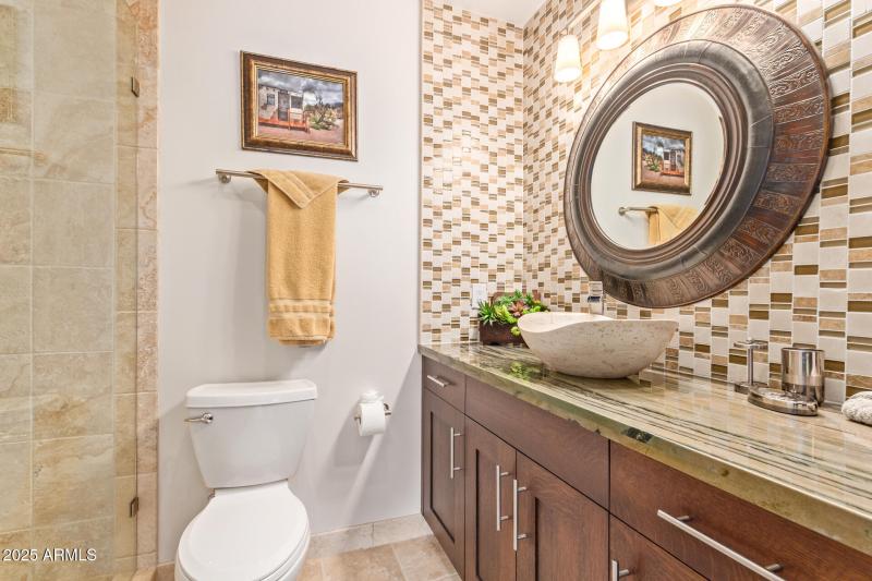 Summit King Bedroom bath