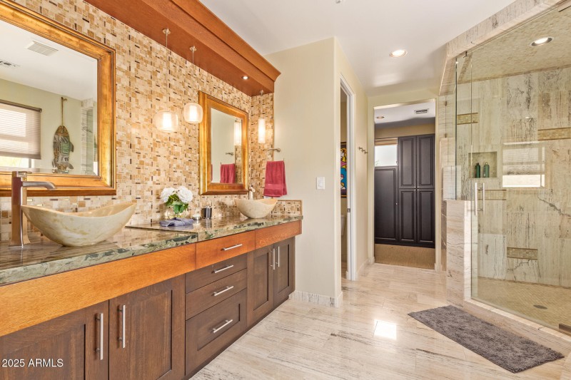 Summit Master Bath Full