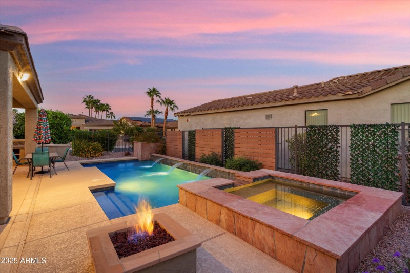 7-POOL-SPA-GAS FIREPIT-TWLIGHT