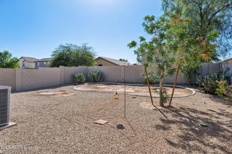 30-web-or-mls-40939-w-hayden-dr