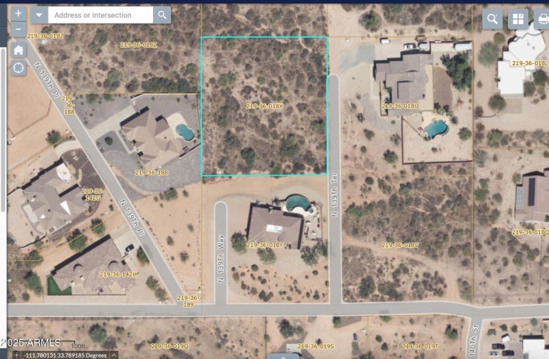 Aerial zoom neighborhood