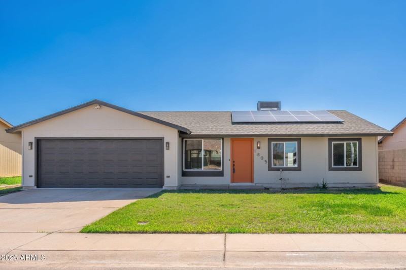 1805 W Cheyenne Dr - 01