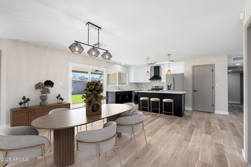 1805 W Cheyenne Dr - 13 VS