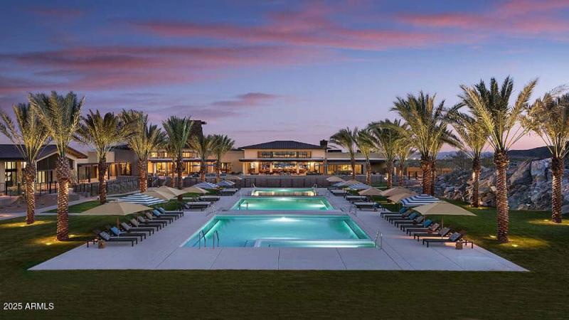 Pool at Dusk to Clubhouse (2)