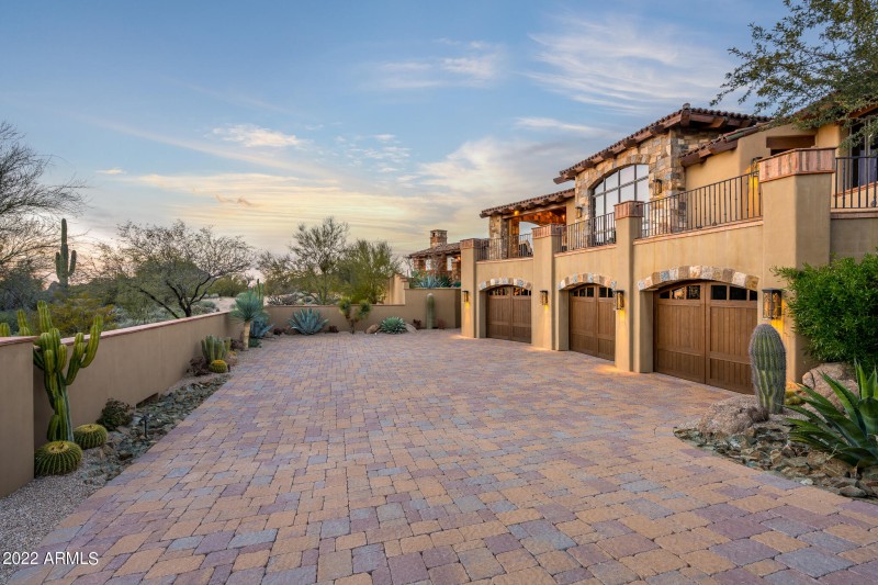 Side garage elevation