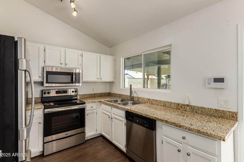 8503 W BLOOMFIELD RD