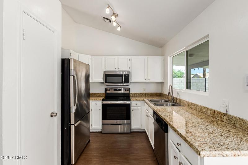 8503 W BLOOMFIELD RD