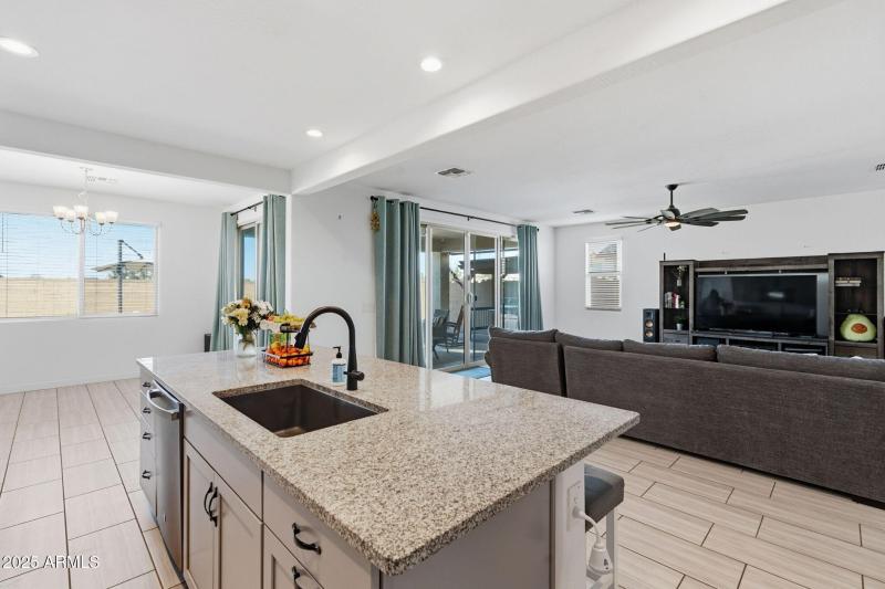 15-web-or-mls-Raymond-15