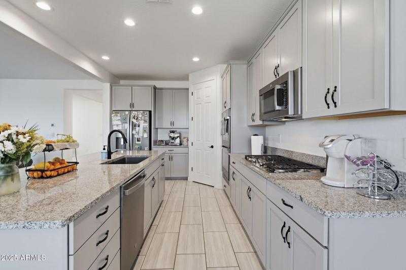 17-web-or-mls-Raymond-17