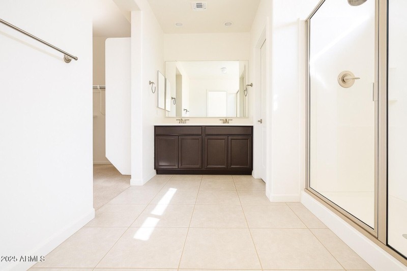 8E43AA67-57C8-425E-95BF-E89300315DA3