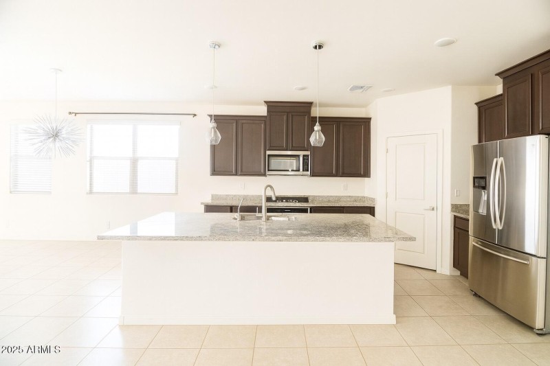 D8B0D940-8AB9-46F6-92A2-4CC2307FB1DE