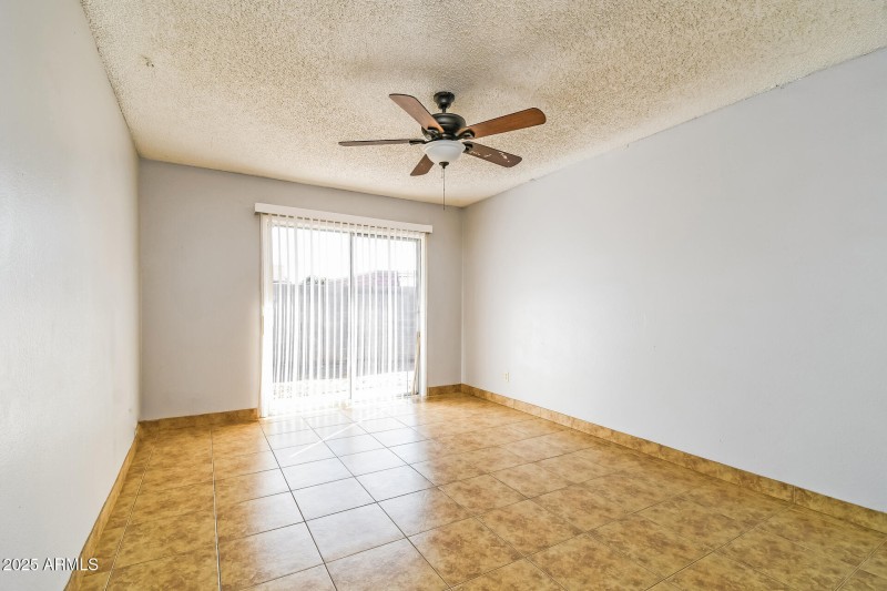 10-photo-Main-Bedroom-6a874049-a8d7-4eba