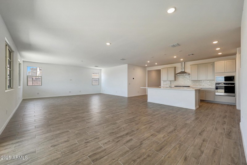 PHX_Las Ventanas_Lot 2020_Garnet_18381 M