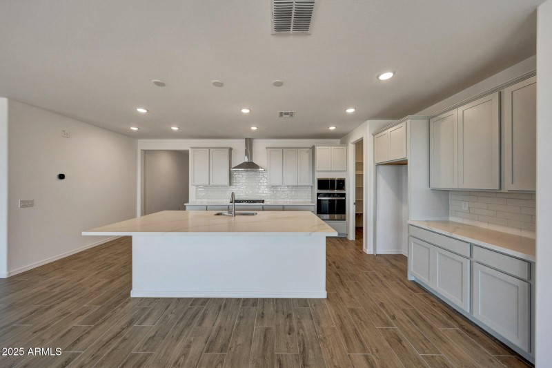 PHX_Las Ventanas_Lot 2020_Garnet_18381 M