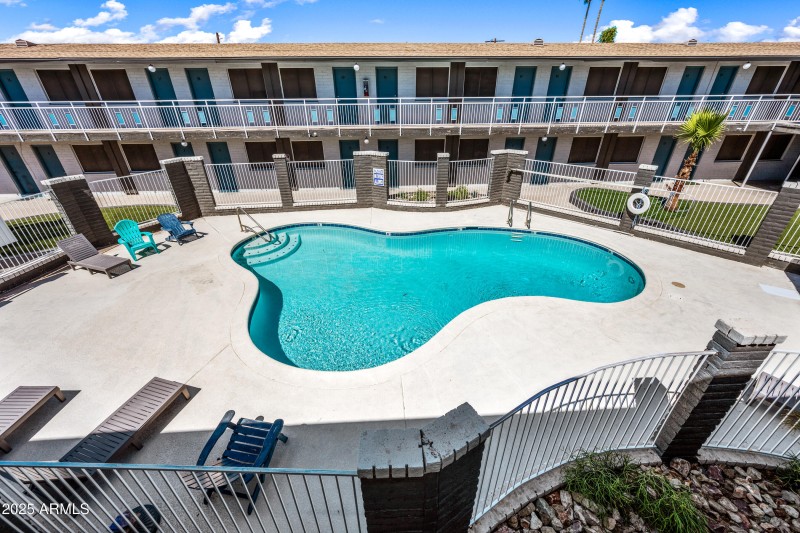 29-3025N32ndS-The Retro-ocupix-v2-9-9