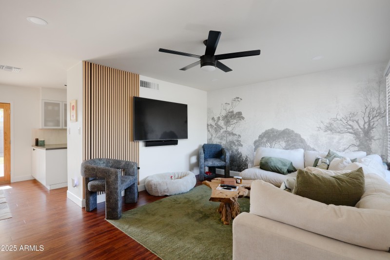 PropertyImageCo_4226N84thPl_WEB_8