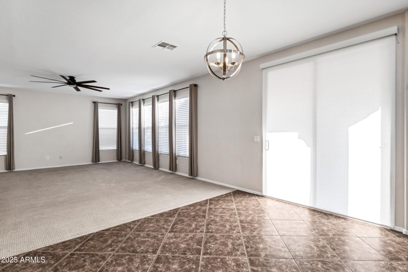 25686 N Sandstone Way-15