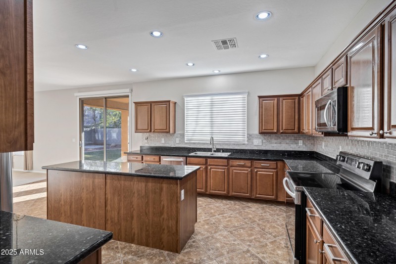 25686 N Sandstone Way-19